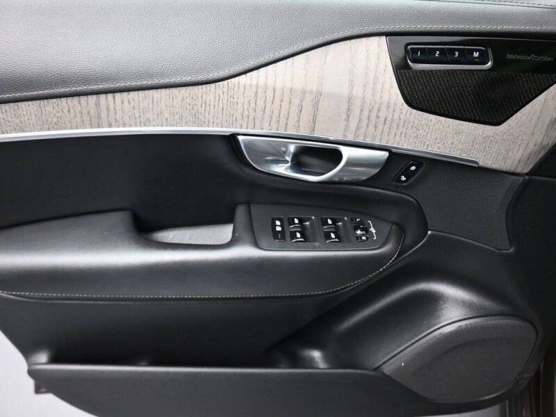 2021 Volvo XC90 T6 Inscription 6-Passenger