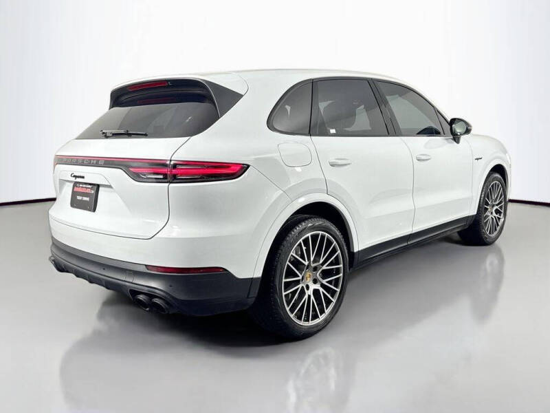 2022 Porsche Cayenne E-Hybrid