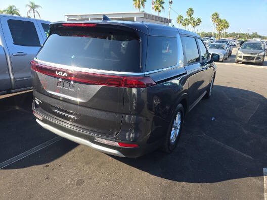 2024 Kia Carnival LX