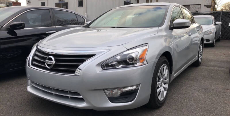 2013 Nissan Altima for sale at OFIER AUTO SALES in Freeport NY