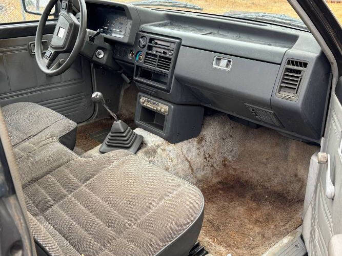 1988 Mazda B2200