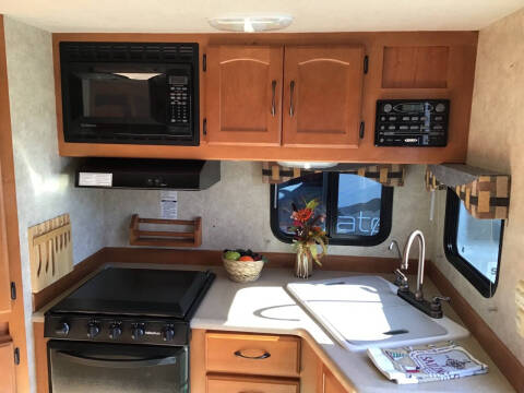 2012 Eagle Cap Adventurer 995 / 20ft
