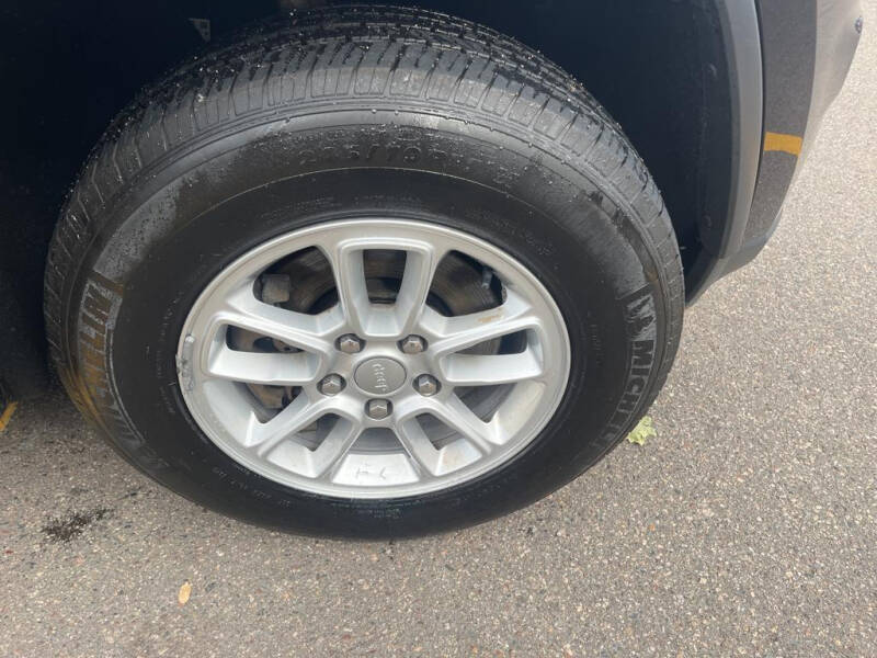 2019 Jeep Grand Cherokee Laredo E