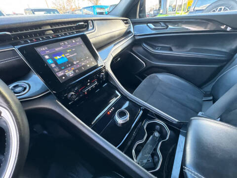 2022 Jeep Grand Cherokee Altitude