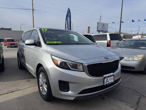 2017 Kia Sedona for sale at Apollo Auto Sales LLC in Sioux City IA