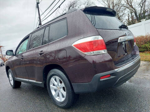 2011 Toyota Highlander SE
