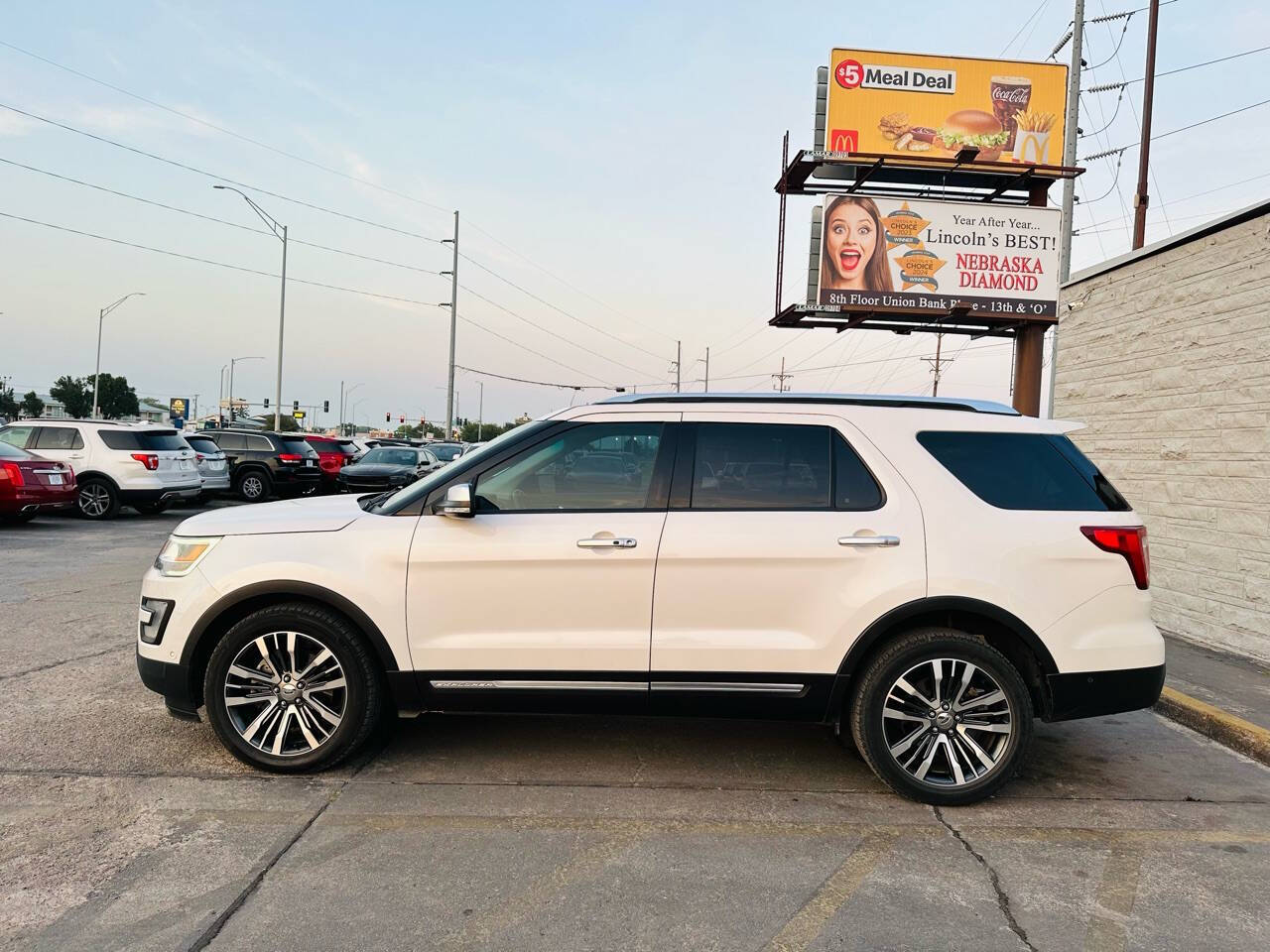 2016 Ford Explorer Platinum photo 13