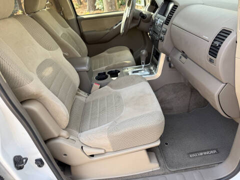 2011 Nissan Pathfinder SV