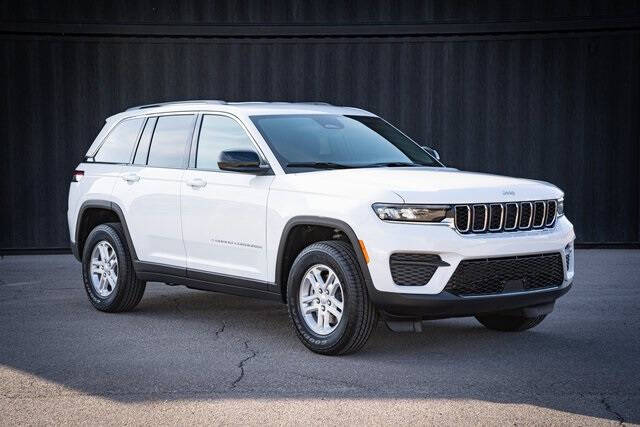 2025 Jeep Grand Cherokee Laredo's photo