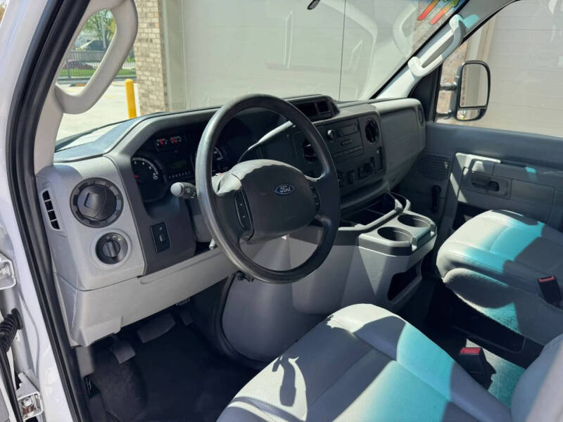 2017 Ford E-Series