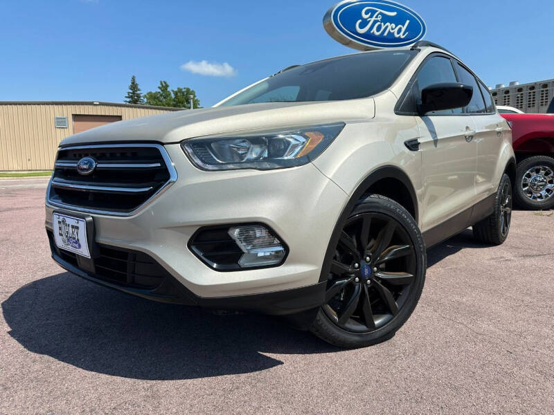 Used 2018 Ford Escape SE with VIN 1FMCU9GD9JUA23894 for sale in Windom, Minnesota