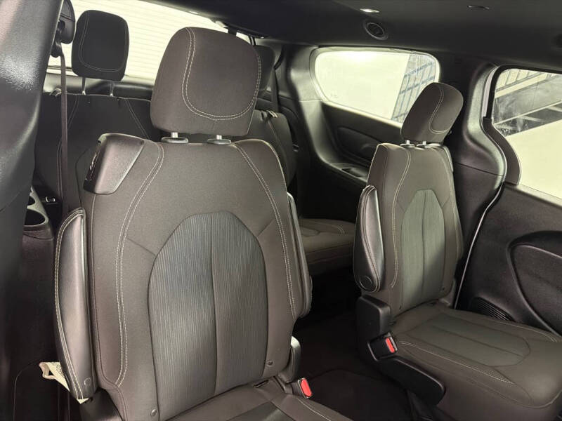 2023 Chrysler Pacifica Touring