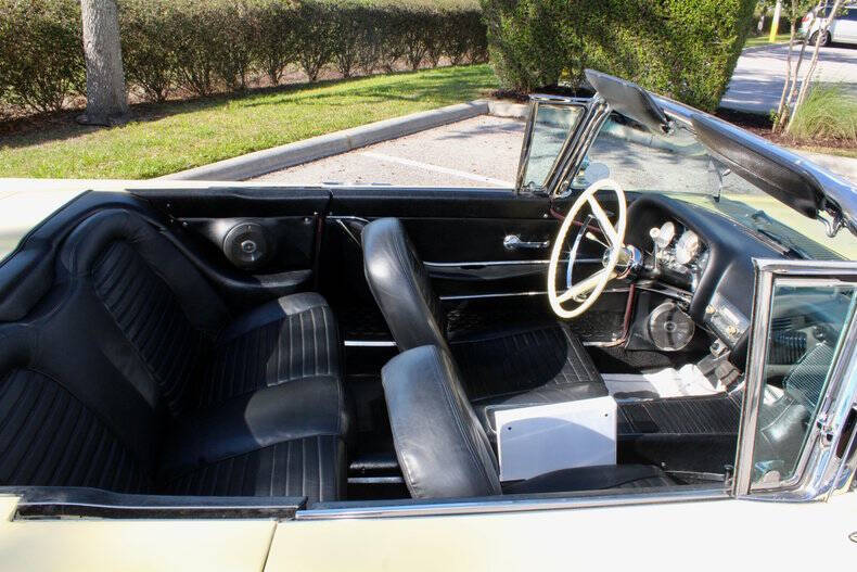 1959 Ford Thunderbird