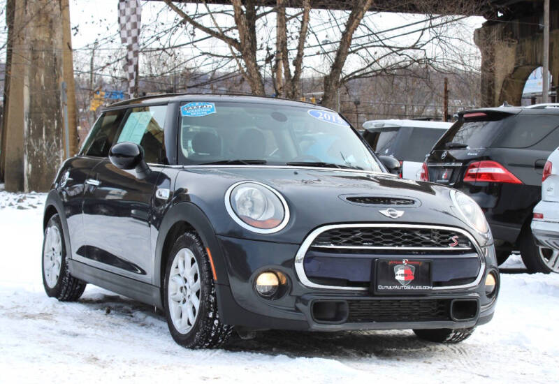 2015 MINI Hardtop 2 Door for sale at Cutuly Auto Sales in Pittsburgh PA