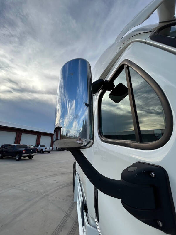 2016 Freightliner Cascadia