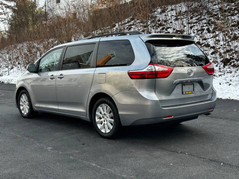 2015 Toyota Sienna LE 7-Passenger