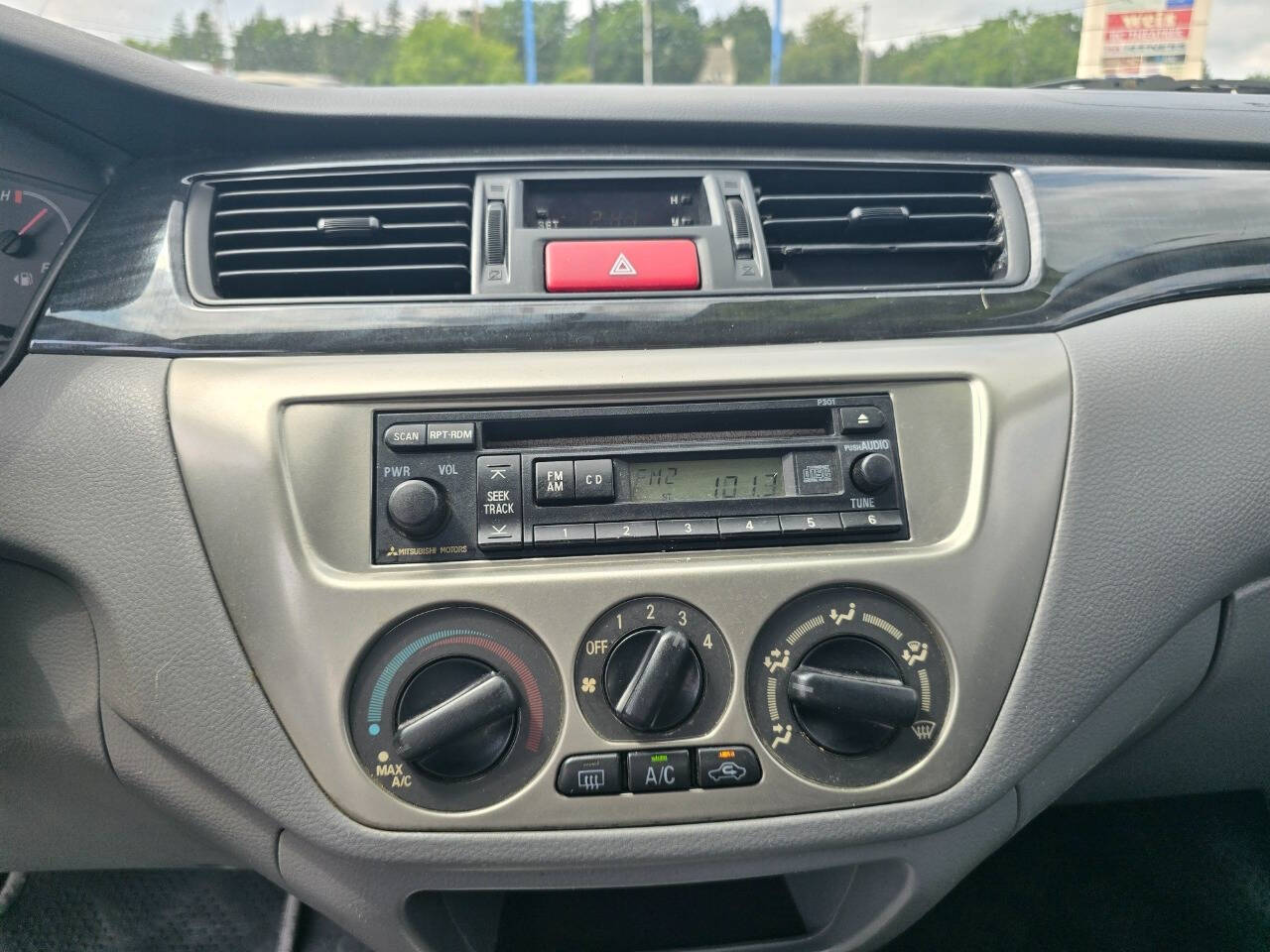 2004 Mitsubishi Lancer for sale at QUEENSGATE AUTO SALES in York, PA