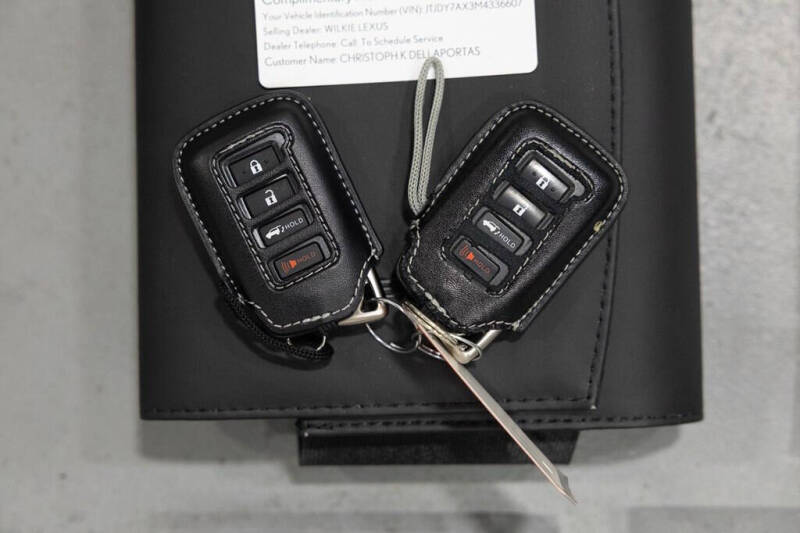 2021 Lexus LX 570 Three-Row