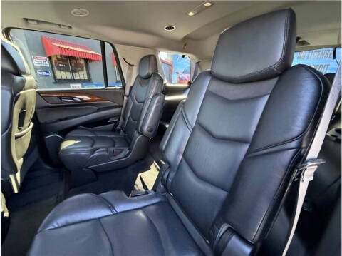 2017 Cadillac Escalade Luxury