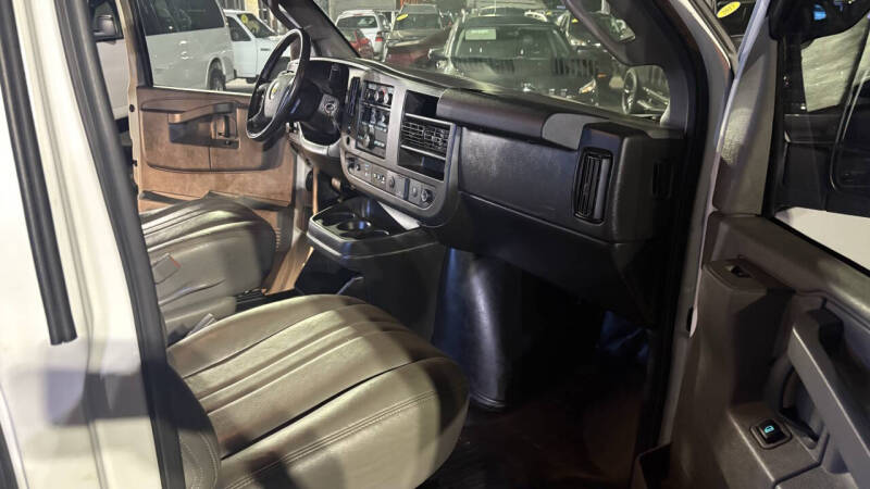 2021 Chevrolet Express 2500