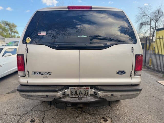 2003 Ford Excursion XLT