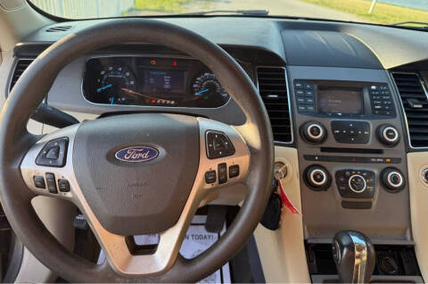 2015 Ford Taurus