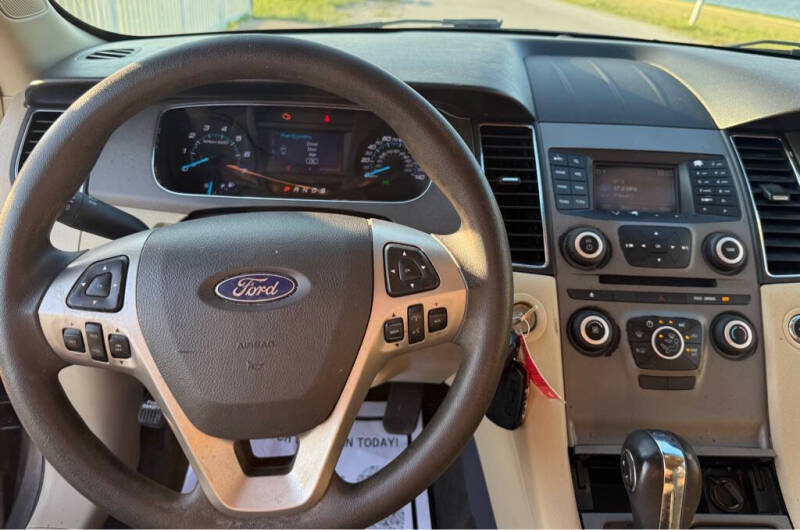 2015 Ford Taurus