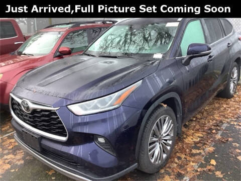 2022 Toyota Highlander for sale at Royal Moore Custom Finance in Hillsboro OR