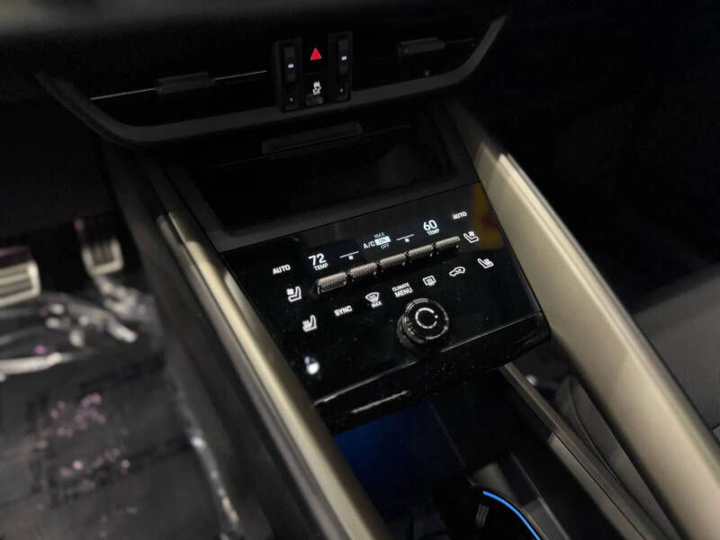 2024 Porsche Macan Turbo Electric