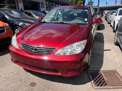2006 Toyota Camry for sale at Car Craft Auto Sales Inc in Lynnwood WA
