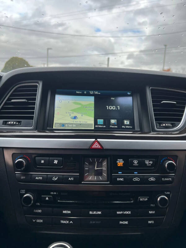 2016 Hyundai Genesis