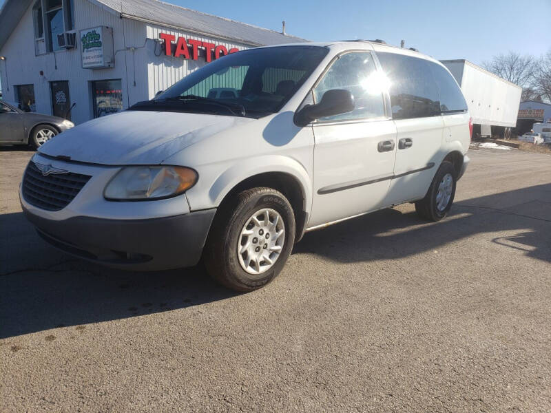 2002 Chrysler Voyager for sale at D-OLEO AUTO SALES in Wilmington IL