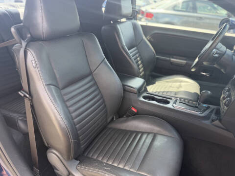 2013 Dodge Challenger R/T Plus