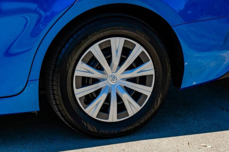 2020 Toyota Camry Hybrid LE