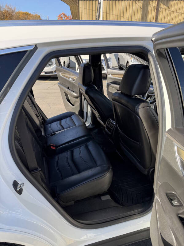 2017 Cadillac XT5 Platinum