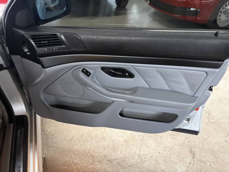2000 BMW 5 Series 540i