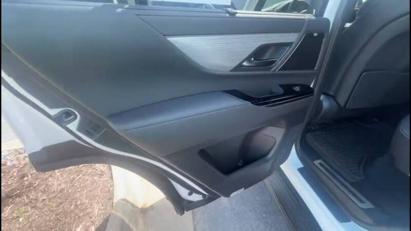 2025 Lexus LX 600 F SPORT Handling