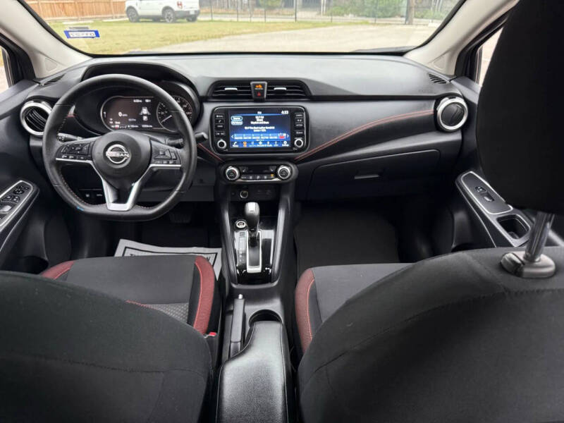 2025 Nissan Versa SR