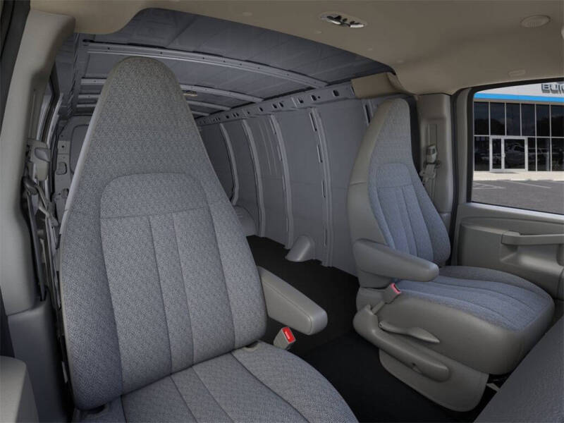 2025 Chevrolet Express 2500