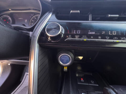 2022 Toyota Venza XLE