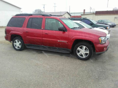 2004 Chevrolet TrailBlazer EXT for sale at RICK'S AUTO SALES in Logansport IN