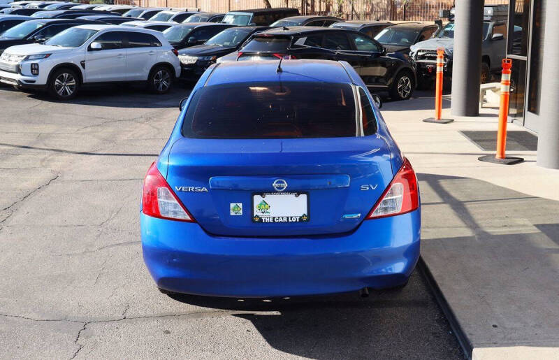 2012 Nissan Versa 1.6 SV