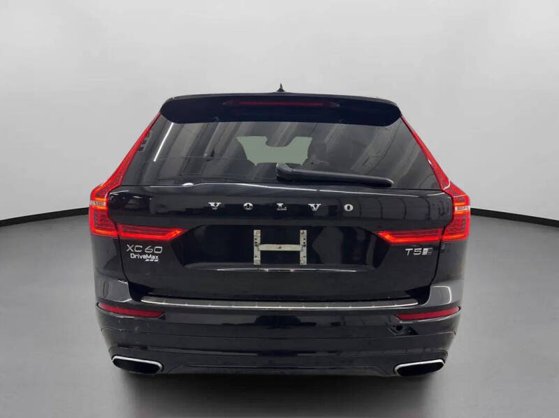 2018 Volvo XC60 T5 R-Design