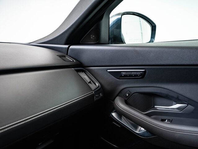 2019 Jaguar E-PACE P300 R-Dynamic SE