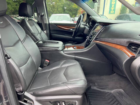 2017 Cadillac Escalade Luxury