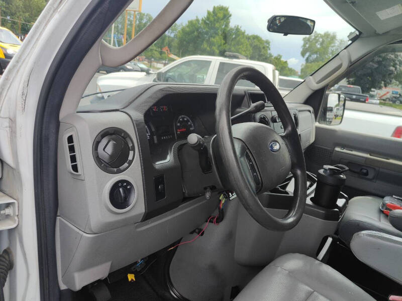 2013 Ford E-Series E-350 SD XL