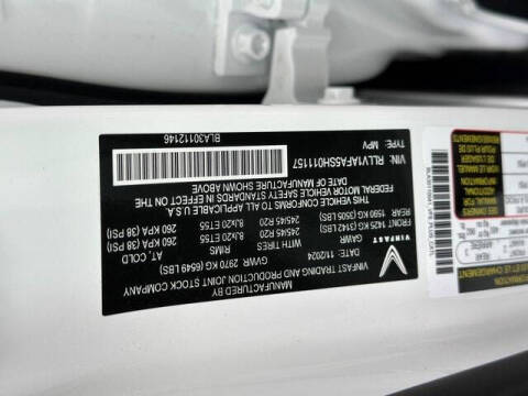 2025 VinFast VF8 Plus