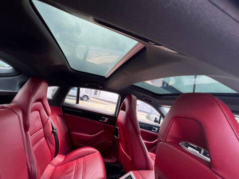 2017 Porsche Panamera