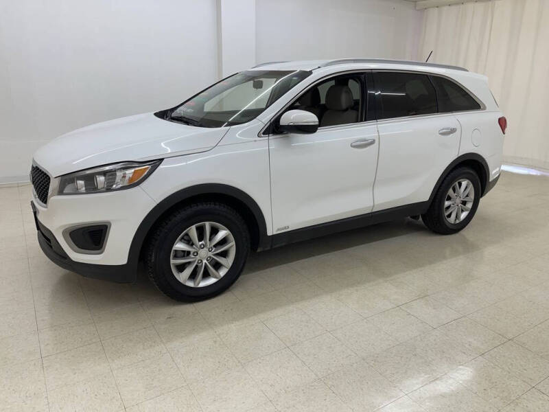 2016 Kia Sorento for sale at Kerns Ford Lincoln in Celina OH