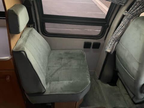 2000 Roadtrek 200 Versatile